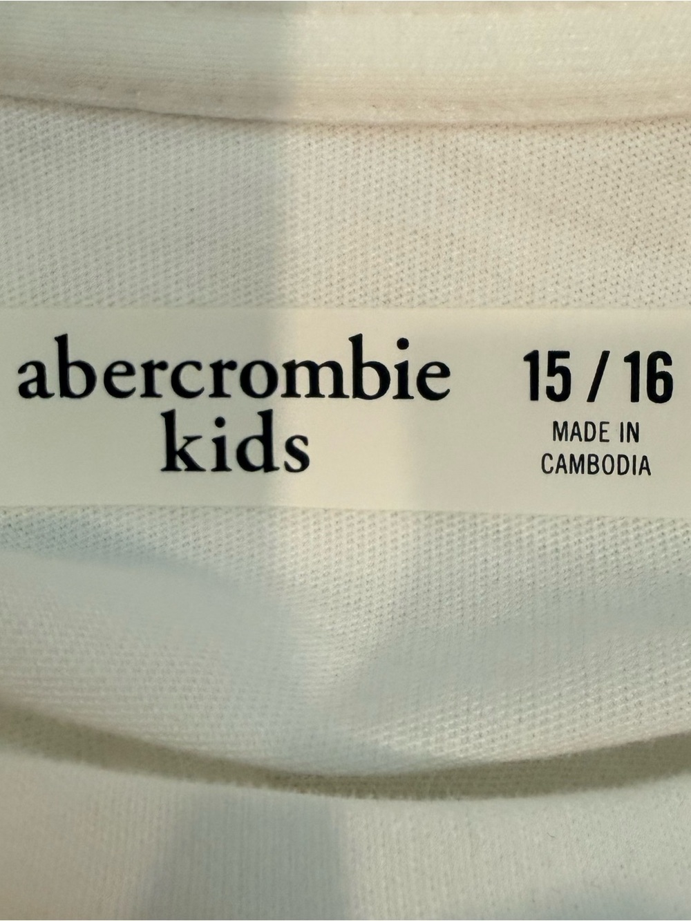 NWT! Abercrombie & Fitch Kids White Tee with Black Logo - Picture 3 of 5